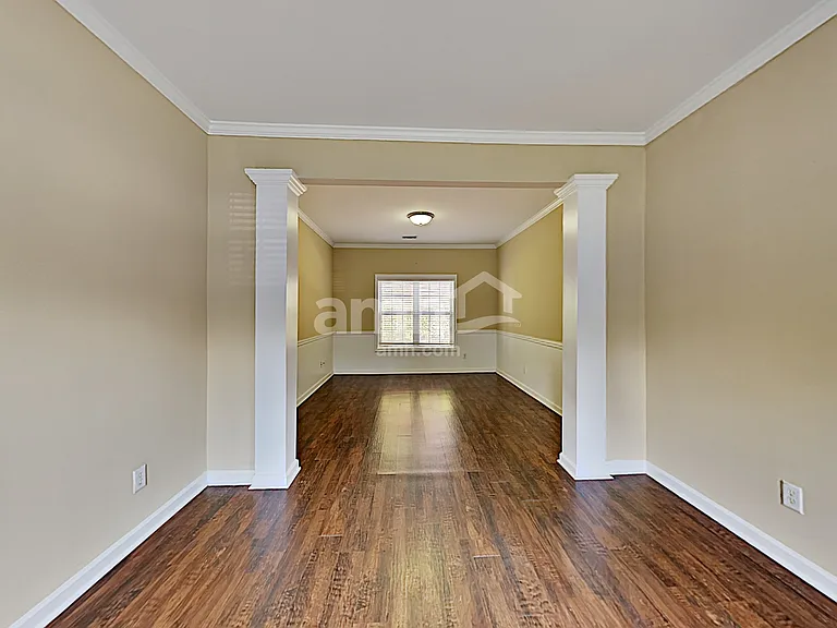1852 Clear Springs Ln — Photo 4