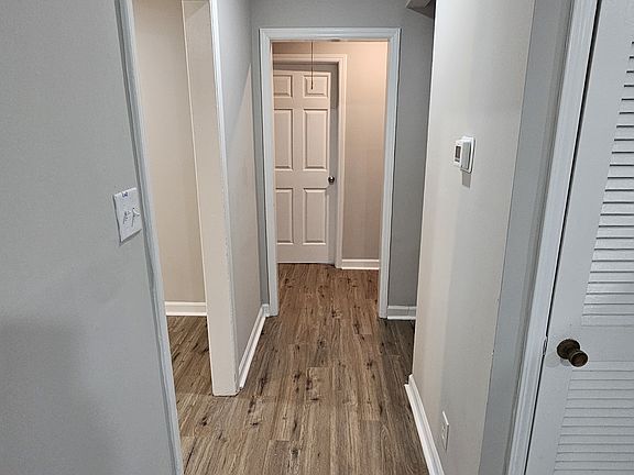 Hallway to bedrooms