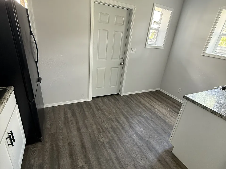 213 N Fairfax Ave #1