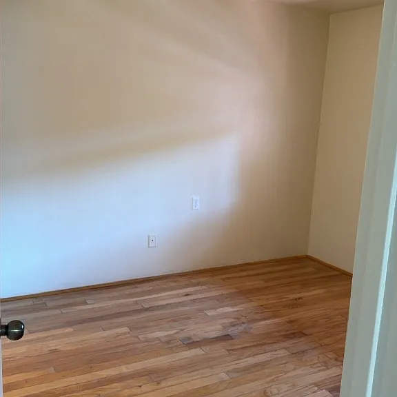 College Ave Apts. — Photo 34