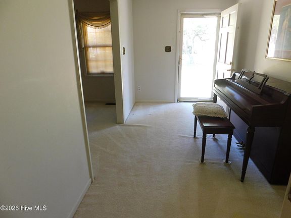 3rd image of 12460 Laurelcrest Road