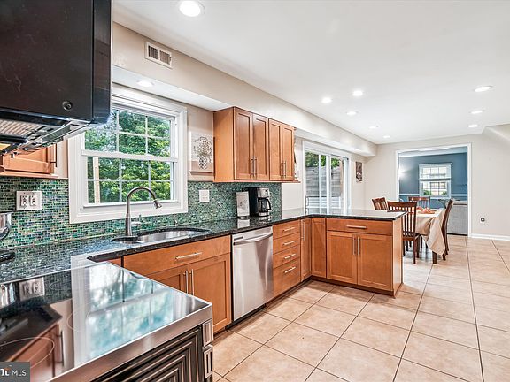 3rd image of 13000 Cheswood Ln