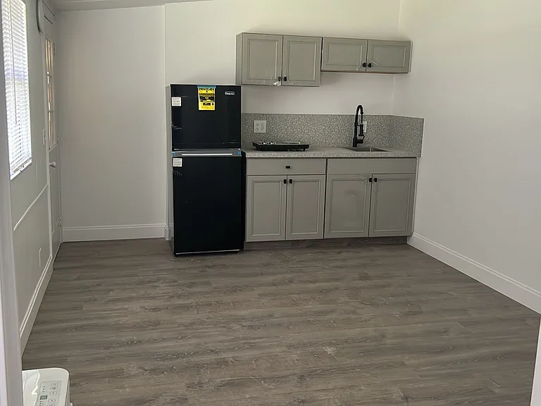 601 McKay St #2 — Photo 4