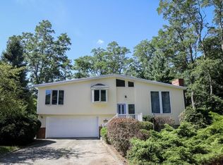 11 Lois St, Newburyport, MA 01950