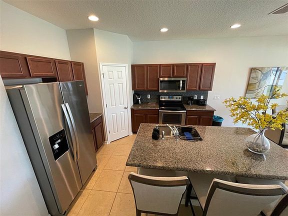 3rd image of 2744 Creekmore Ct