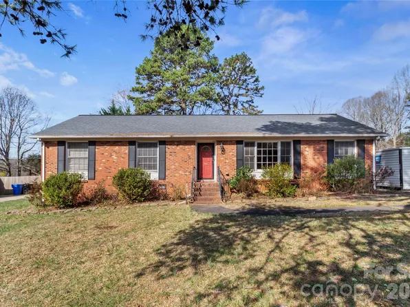 1135 Fieldstone Rd, Mooresville, NC 28115