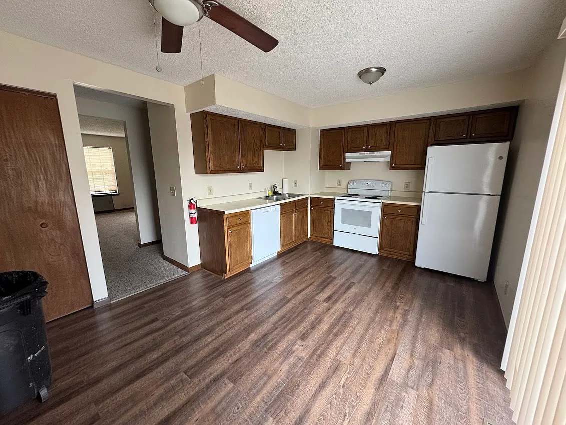 2 bed, 1088 sqft, $1,325 — Photo 3