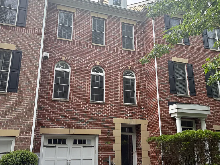 211 Anvil Way — Photo 1