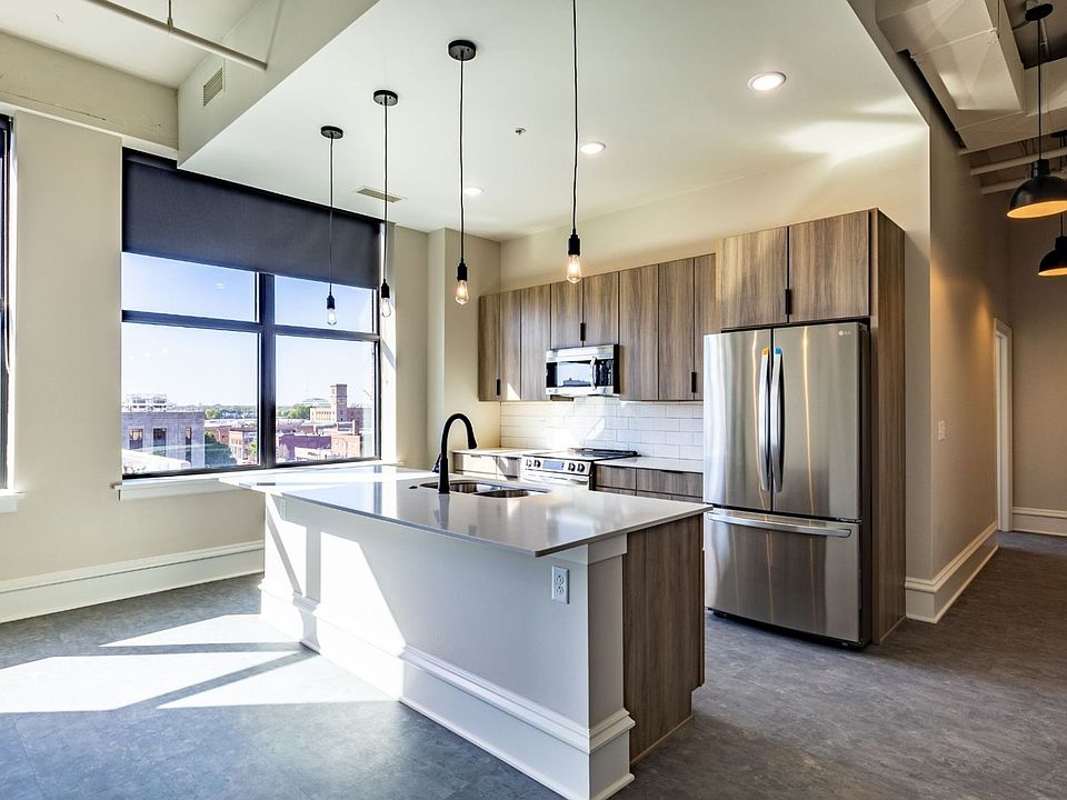 1st image of 705 Douglas St #30e081789
