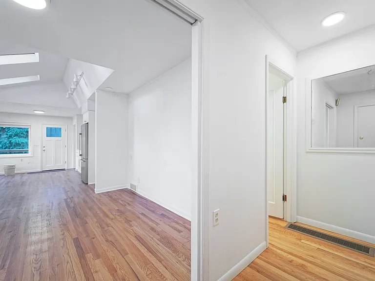 3801 SW Hamilton St — Photo 49