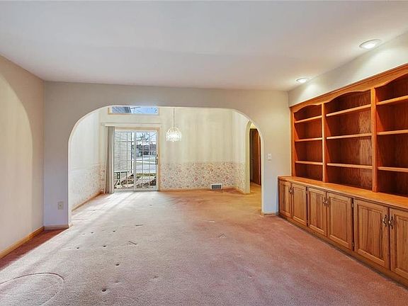 4th image of 6627 N Revere Dr