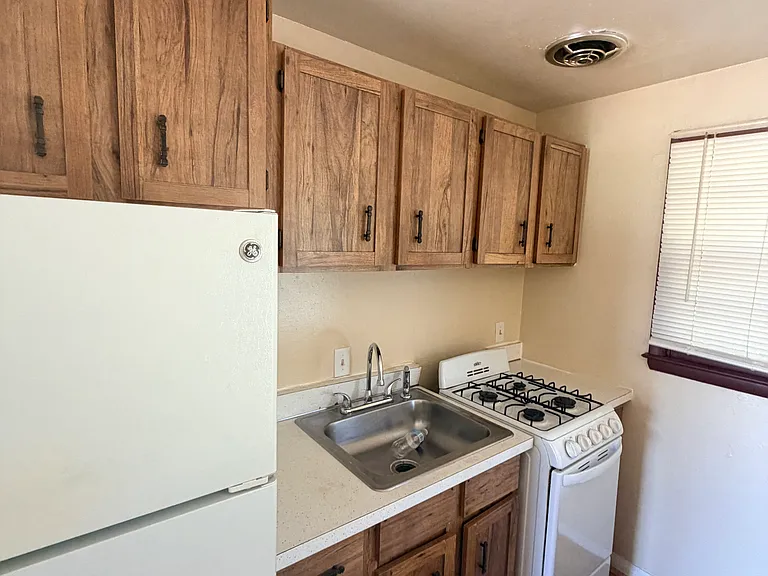 67 Fairview Ave — Photo 7
