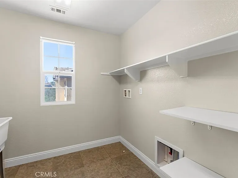 27425 Blackstone Rd — Photo 15