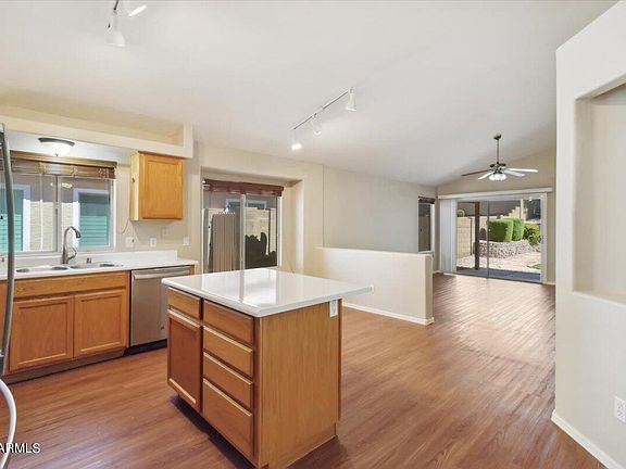 5th image of 2118 E ROCKWOOD Drive