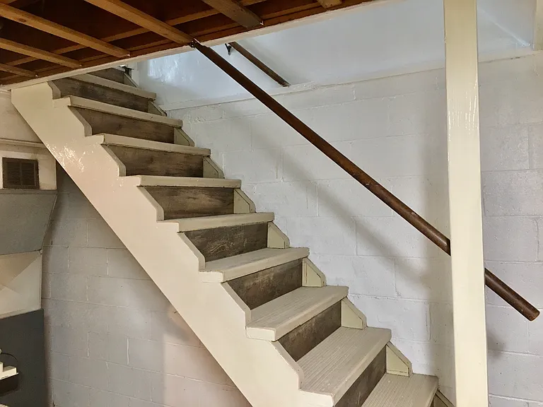 Oakglen St — Photo 31