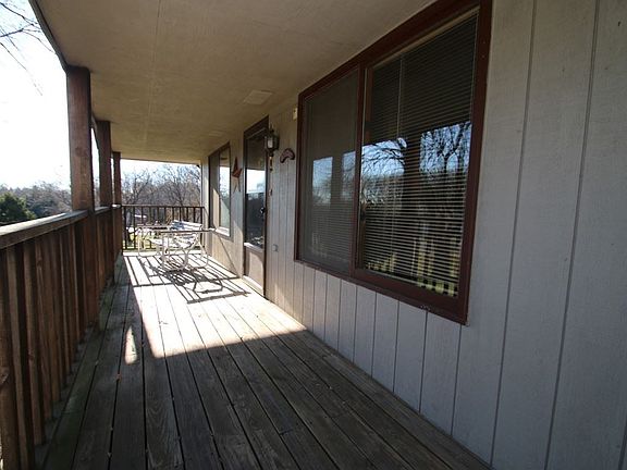 4th image of 2200 Candlewick Dr SE