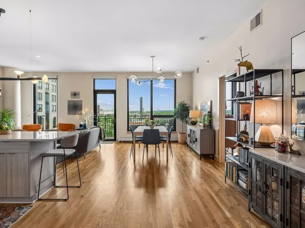1240 S 2nd St Unit 828, Minneapolis, MN 55415