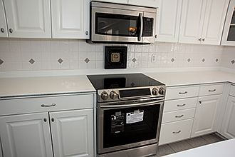 5th image of 4630 W Tennyson Ave
