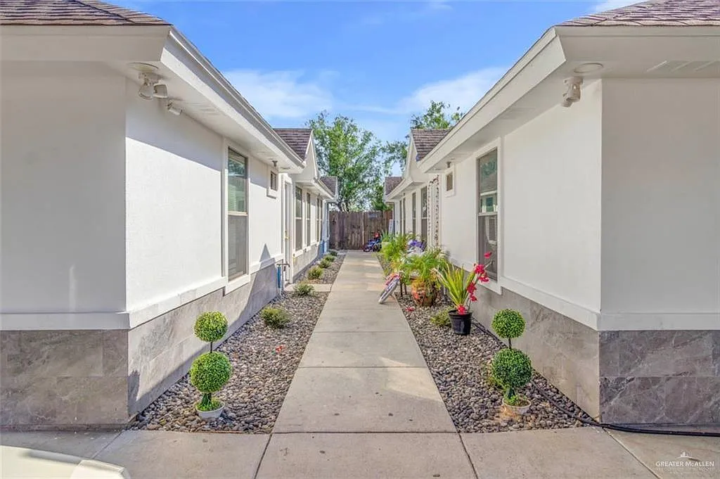 Building Photo - 1310 W Harrison Ave #2