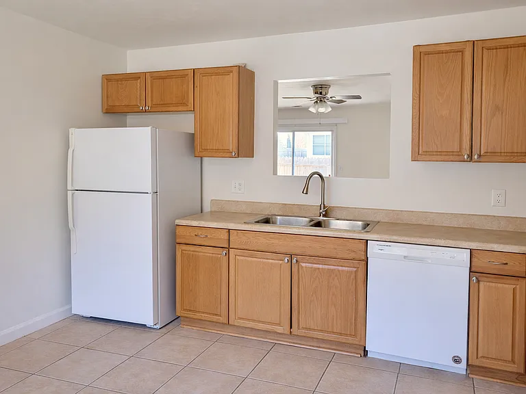 305 Civil Ct #F — Photo 3