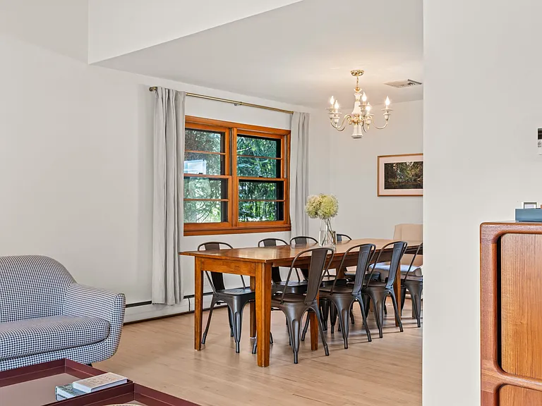23 Jonathan Way — Photo 16