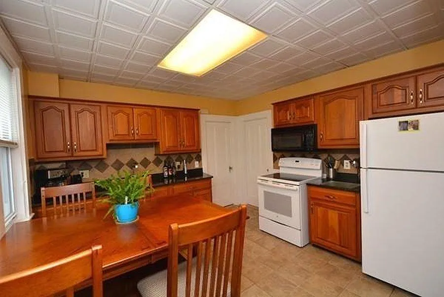 1 bed, 988 sqft, $1,995 — Photo 2