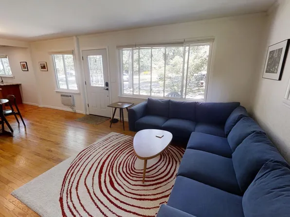 2235 S Circle Dr, Ann Arbor, MI 48103