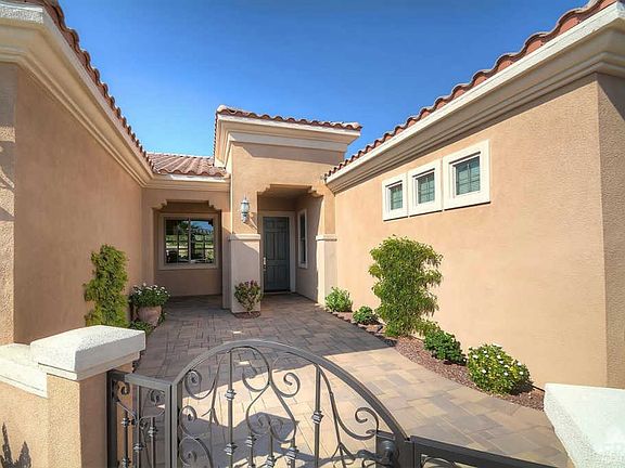 3rd image of 81686 Avenida Santiago