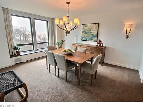 4th image of 2 Bratenahl Pl APT 3A