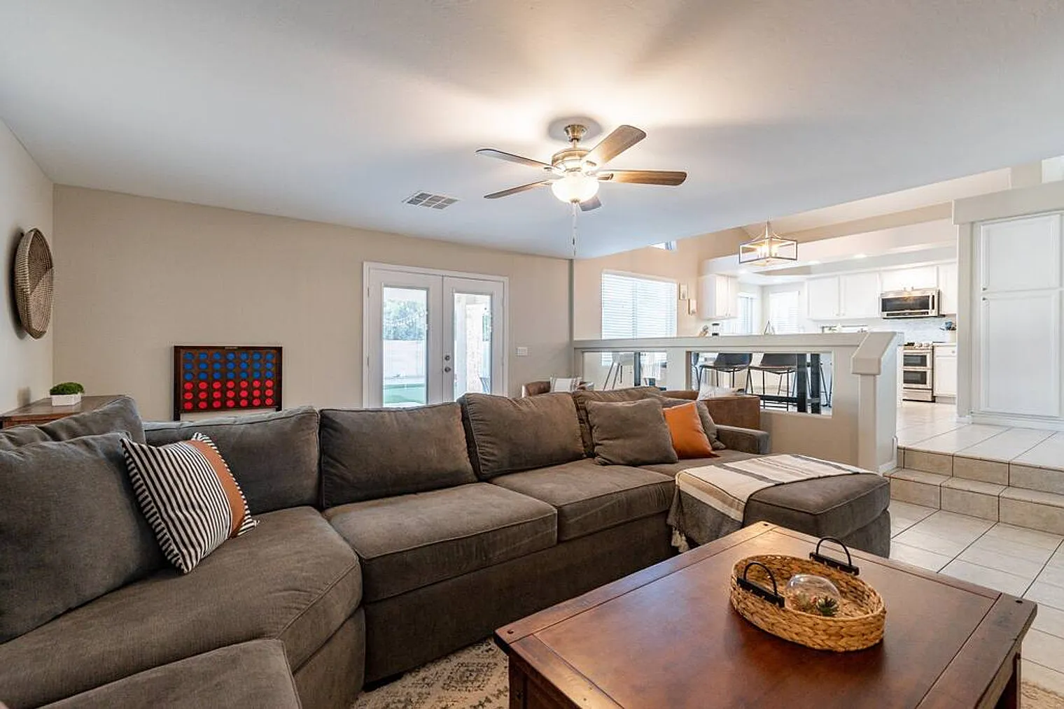 4 bed, 2.0 bath, 1991 sqft, $5,708 — Photo 3