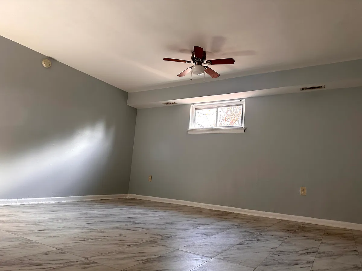 Building Photo - 4010 Hampden St #104