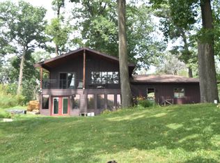 W793 Oak Shore Dr, Fall River, WI 53932