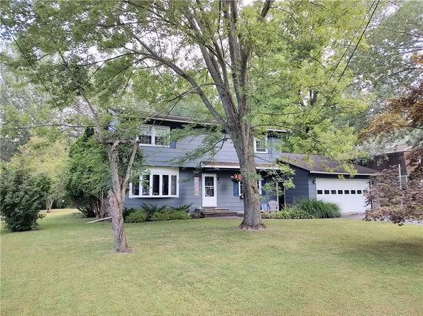 18 Leland Dr, Seneca Falls, NY 13148