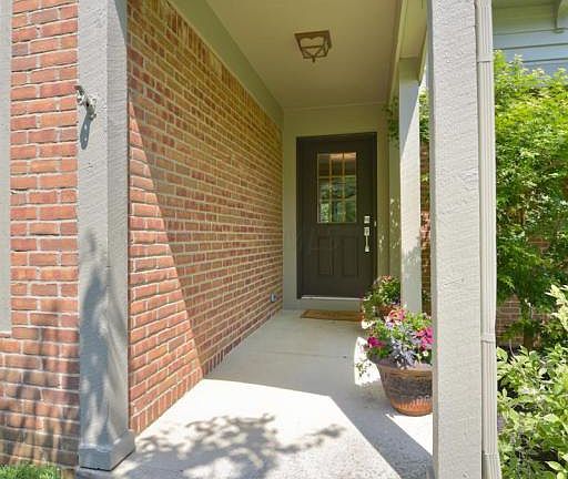 2nd image of 5129 Glenaire Dr