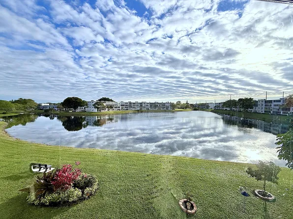 3082 Oakridge U, Deerfield Beach, FL 33442