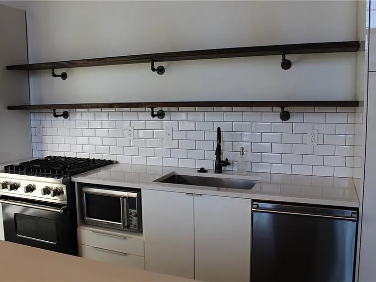 170 Boulevard 306 #H — Photo 2