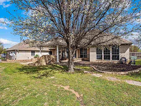 5th image of 12 NW Pleasant View Rdg