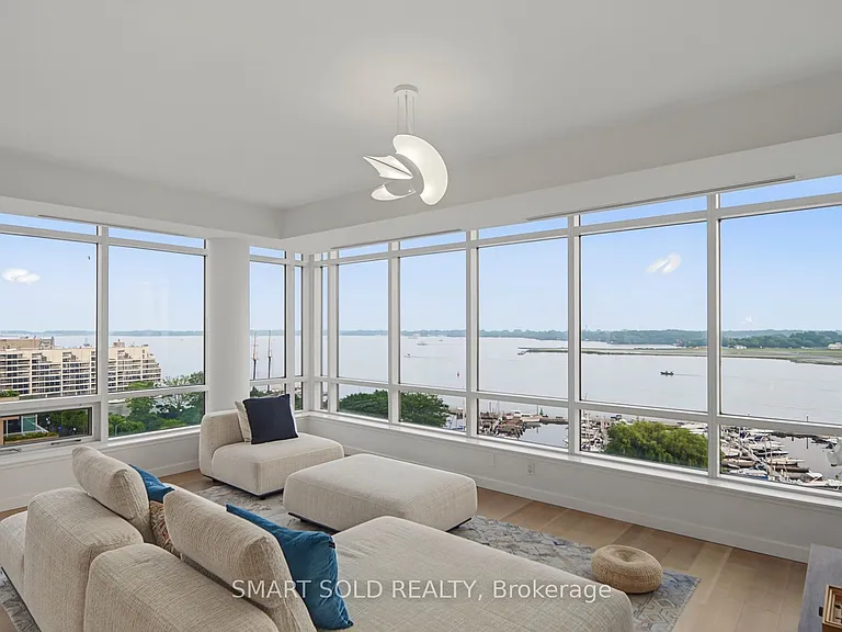 500 Queens Quay W #Penthouse 01E — Photo 2