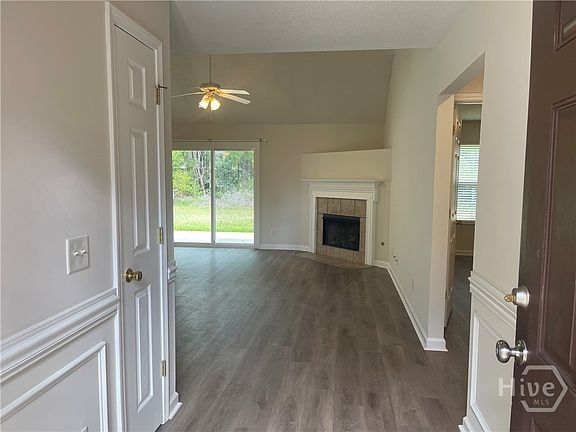 5th image of 128 Arbor Village Drive