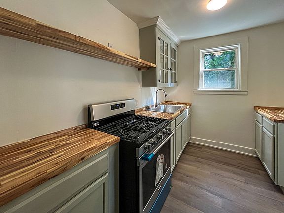 2nd image of 128 Maywood Ln #B
