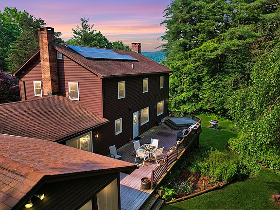 3rd image of 11 College Hill Road
