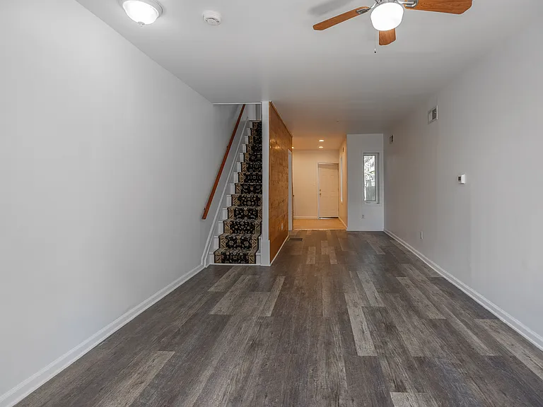 17 E Ashmead St — Photo 33