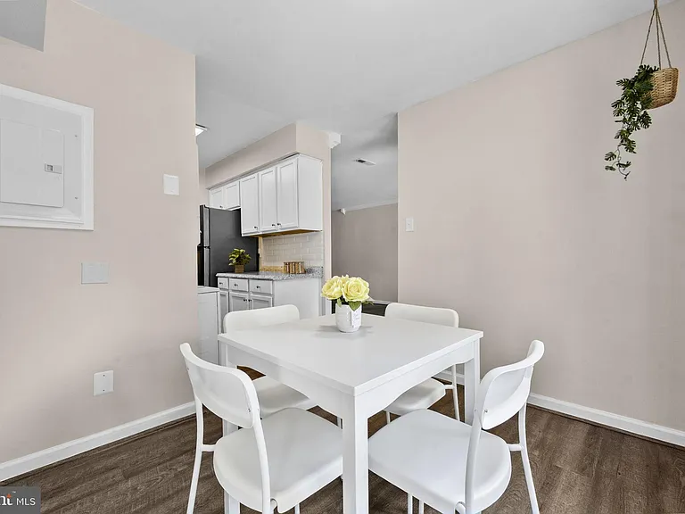 11240 Chestnut Grove Sq #157 — Photo 48