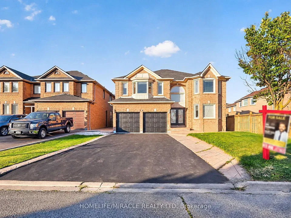 32 Gold Tree St