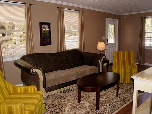 4th image of 229 Parkview Dr SE