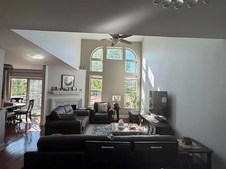 5086 Raintree Ct — Photo 9