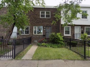 355 W 42nd St, Chicago, IL