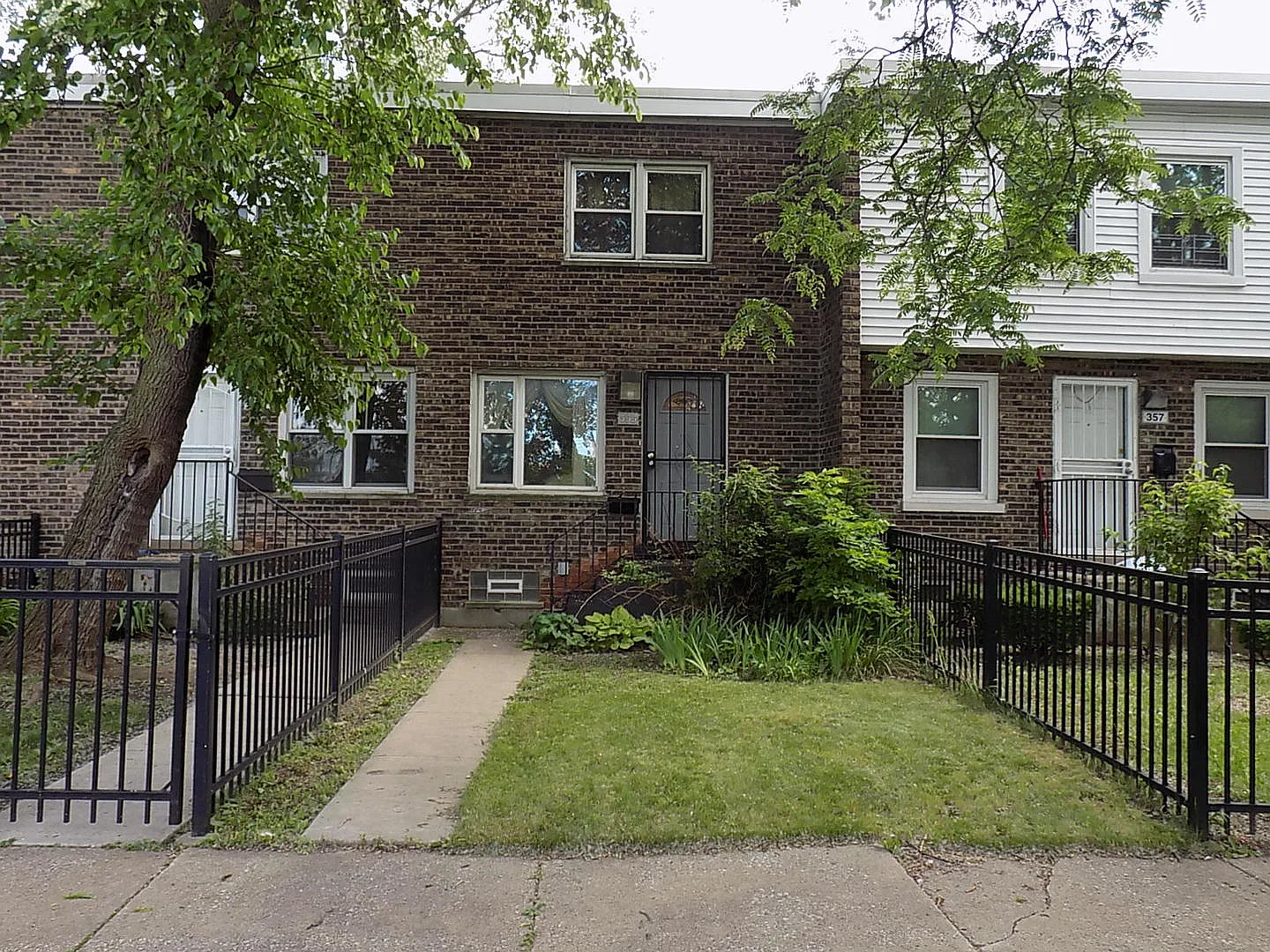 355 W 42nd St photo 1