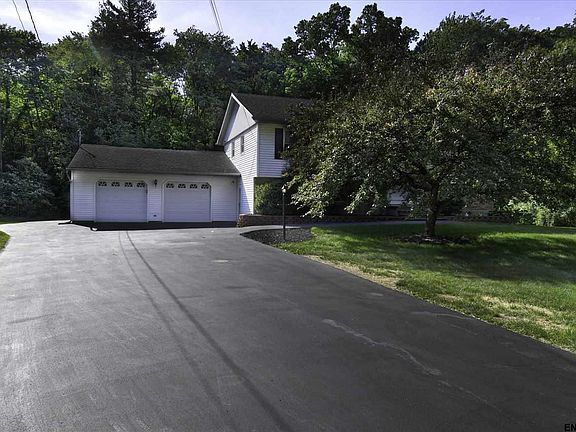 4th image of 16 Linden Ct