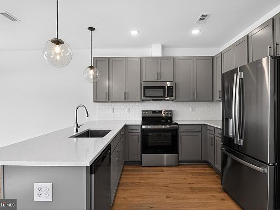 5th image of 214 Clement Loop